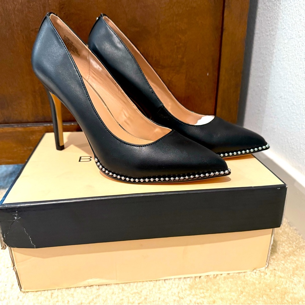 BCBGeneration Hawti Pointed Toe Black Pumps (8.5/39)